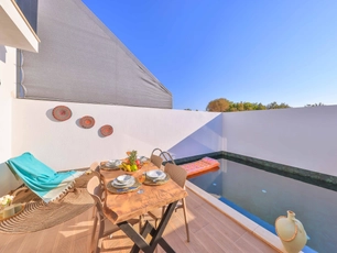 Villa Ay