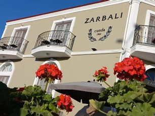 Zarbalı Cunda Otel