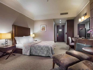 Kara Manzaralı Otel Odası- İzmir Show Band Galası Dahil