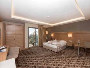 Comfort Club Oda Kara Manzaralı  