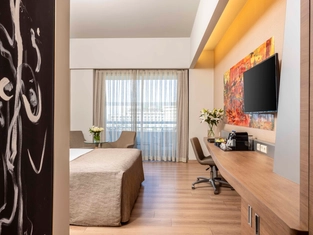 Deluxe Deniz Manzaralı Balkonlu Oda