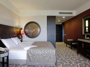 Standart Kısmi Deniz Manzaralı Oda