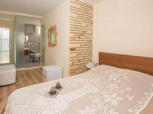 Double Room With Balcony and Sea View (10)