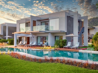 Gölevi Havuza Direk Çıkışlı Oda