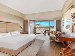 Havuza Merdivenle Bağlantılı Deniz Manzaralı