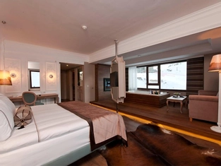 İptal Edilemez Deluxe Suit