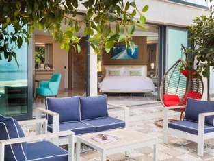 Indoor Grand Pool Suite 2 Bedroom ( İptal Edilemez )