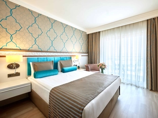 Kara Manzaralı Standart Oda