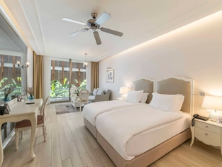 Deluxe King or Twin Bed Kara Manzaralı