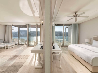 Premium Family Connection Deniz Manzaralı Oda