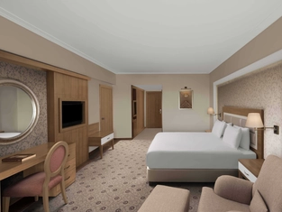 Yılbaşı Orta Masa Superior Oda