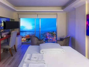 Deniz Manzaralı Büyük Oda