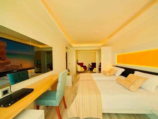 Standart Kara Şehir Manzaralı Oda