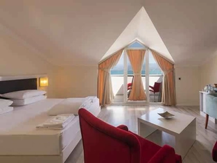 Teraslı Büyük Oda