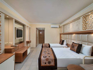 Standart Yandan Deniz Manzaralı Oda 