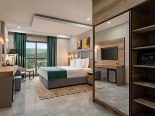 Corner Suit Deniz Manzaralı