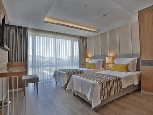 Balkonsuz Aile Suit Oda