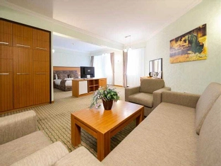 Corner Suit ( İptal Edilemez )