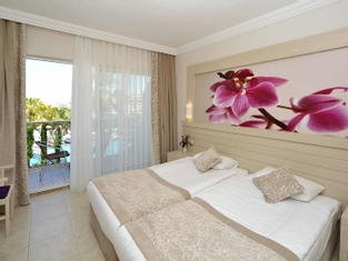 Standart Konfor Oda (Havuz Manzaralı)