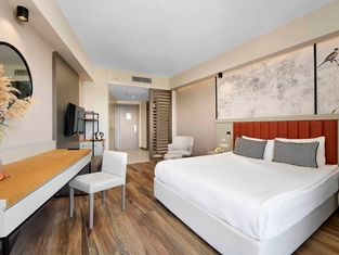 Standart Yandan Deniz Manzaralı Oda