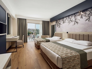 Standart Yandan Deniz Manzaralı Oda