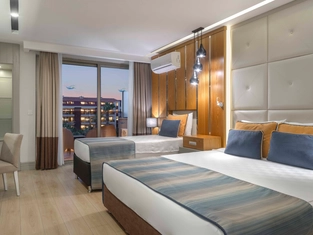 Deluxe Kara Manzaralı Oda