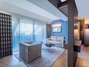 Senior Suite Kara Tarafı