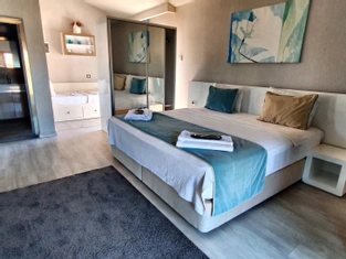 Havuz Manzaralı Oda