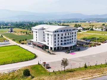 Karpalas City Hotel & Spa