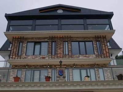 Poison Garden Suite & Spa