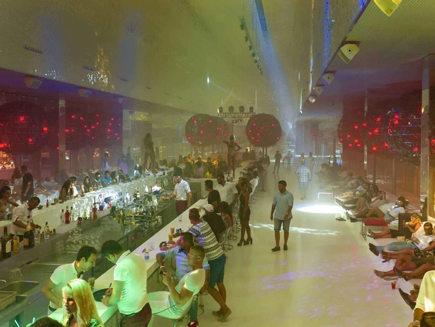 Bar