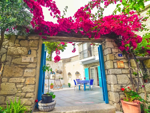 Alaçatı Asmalı Konak Otel