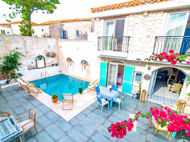Alaçatı Asmalı Konak Otel