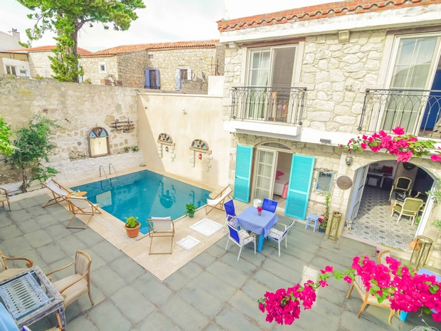 Alaçatı Asmalı Konak Otel
