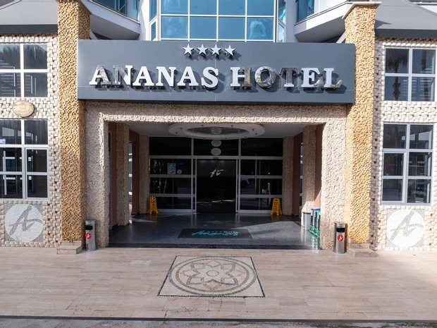 Ananas Hotel
