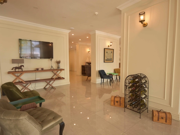 Aurasia Beach Hotel