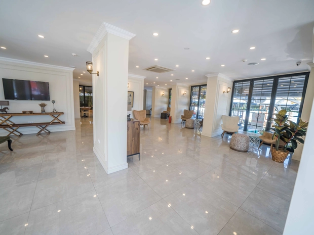 Aurasia Beach Hotel