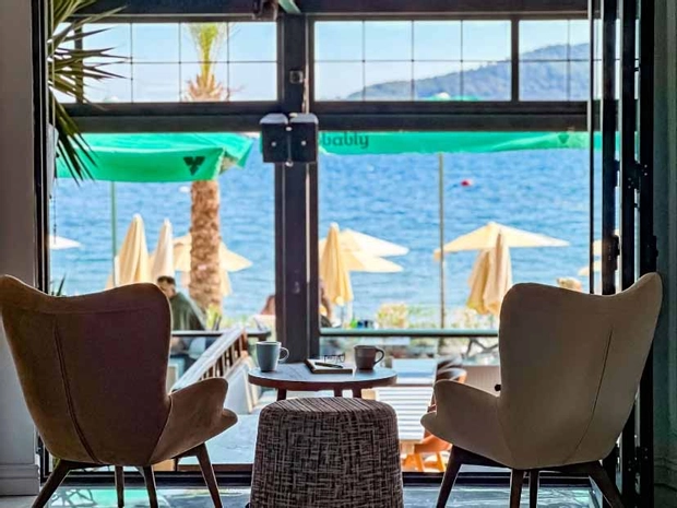 Aurasia Beach Hotel