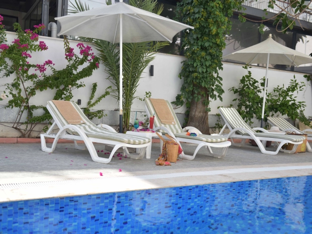 Aurasia Beach Hotel
