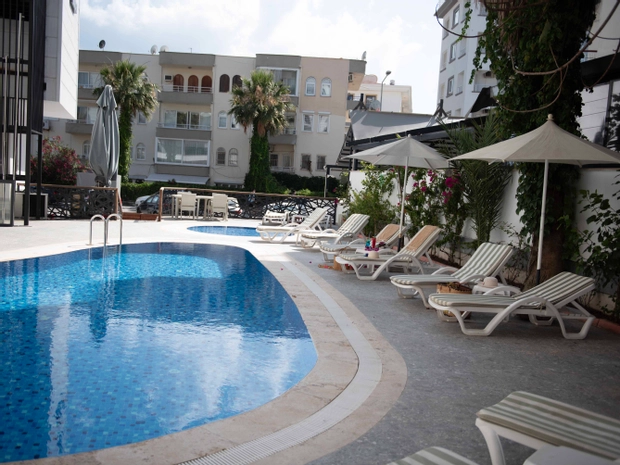 Aurasia Beach Hotel