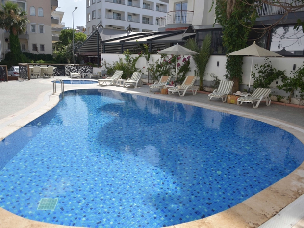 Aurasia Beach Hotel
