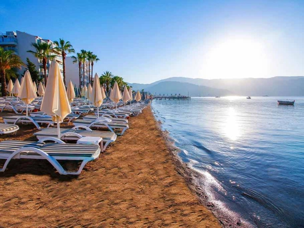 Aurasia Beach Hotel