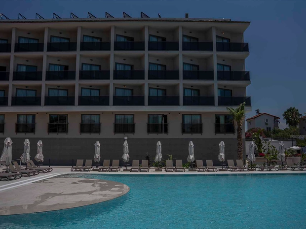 Avia Resort & Spa