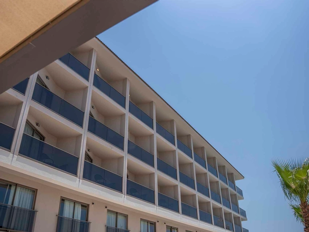 Avia Resort & Spa