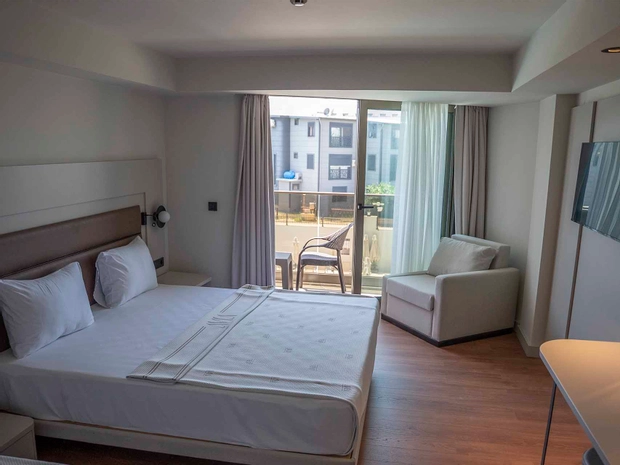 Avia Resort & Spa