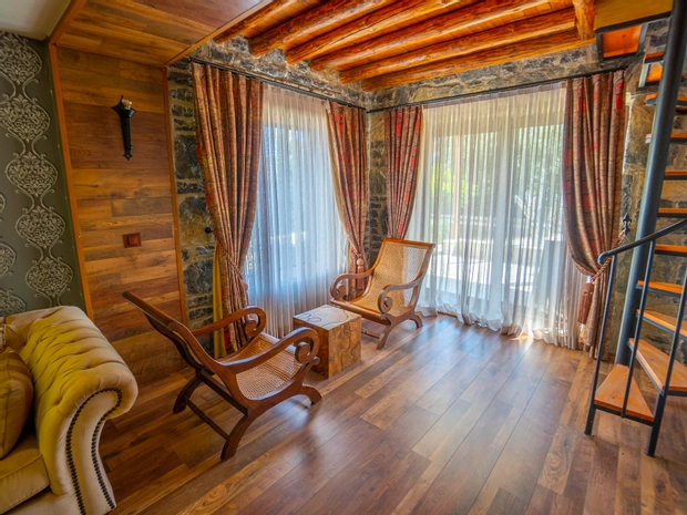Azka Hotel