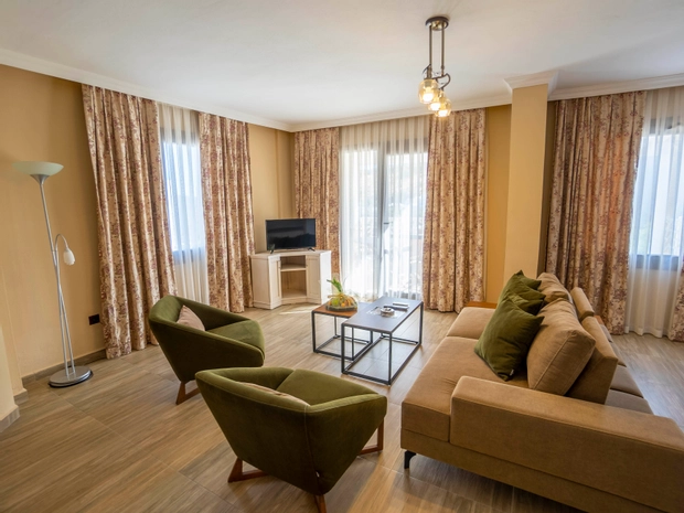 Azka Hotel