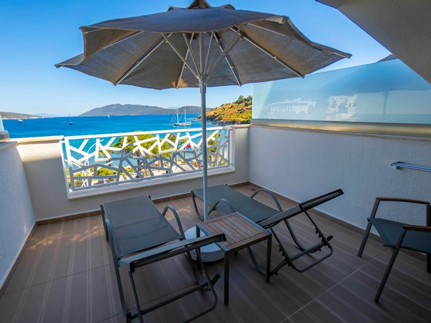 Azka Hotel