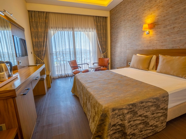 Azka Hotel