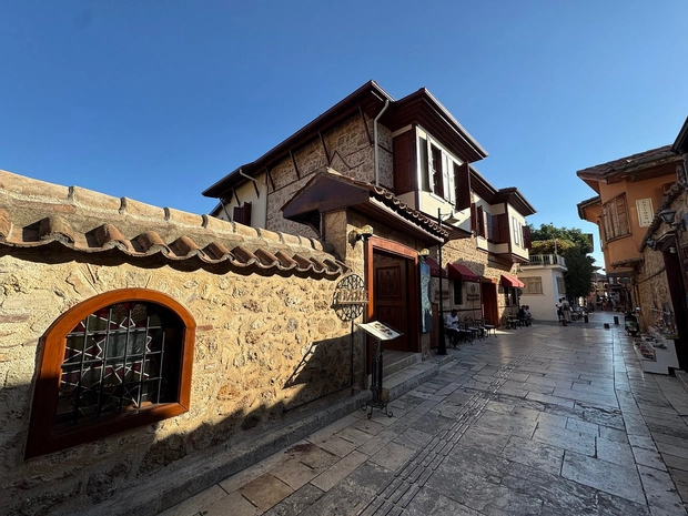 Belmondo Suites Old Town